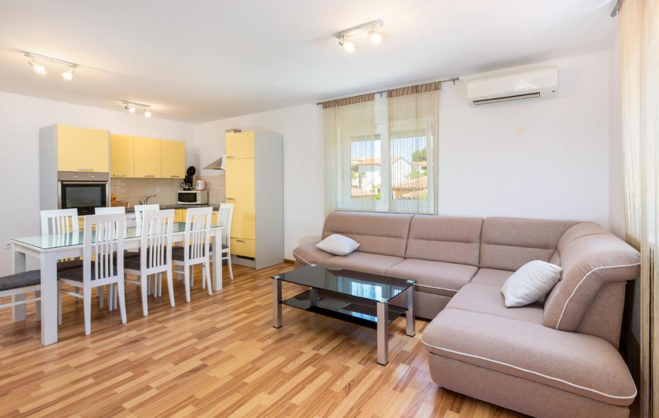 Dragan K1 Hotel Medulin Bagian luar foto